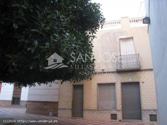 VENTA DE CASA EN ASPE EN ZONA CENTRO MUY BIEN UBICADA - ALICANTE