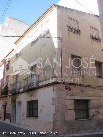 Inmobiliaria San Jose vende casa en el centro de Aspe, Alicante, Costa Blanca - ALICANTE