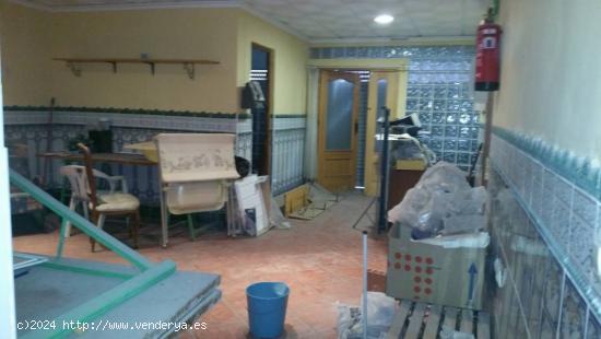 SE VENDE LOCAL COMERCIAL .SEMIREFORMADO - ALICANTE