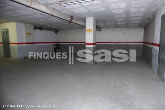  6 PLAZAS DE PARKING EN  POBLE SEC - BARCELONA 