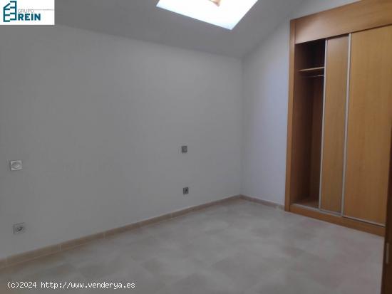 Duplex en Alameda de la Sagra con 2 hab y 2 baños - TOLEDO