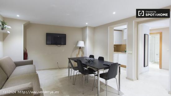 Moderno apartamento de 2 dormitorios con aire acondicionado en alquiler cerca de la Puerta del Sol e