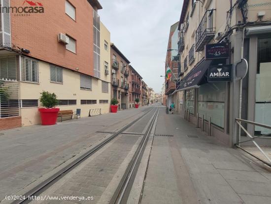 LOCAL COMERCIAL EN ESQUINA JUNTO AL METRO EN REAL DE ARMILLA - GRANADA