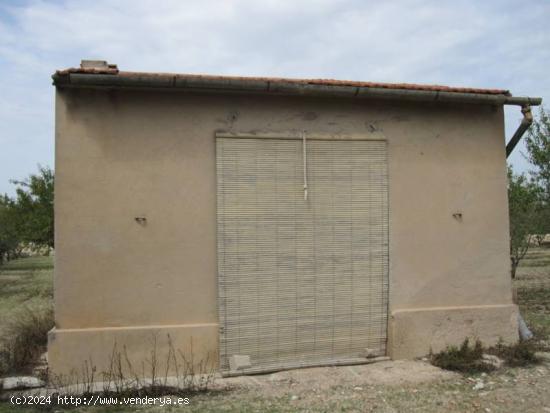  GRAN OPORTUNIDAD CASA CON TERRENO - ALICANTE 