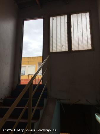 Taller automocion con mas de 20 anos. se vende con licencia o sin licencia. - ALICANTE