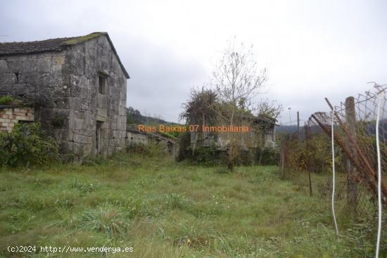 REF 2775 TRES CASAS PARA REHABILITAR CON 5588m2 TERRENO (MONDARIZ) - PONTEVEDRA