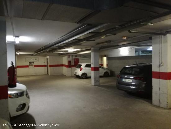  Places de parking i trasters a Enric Granados - BARCELONA 