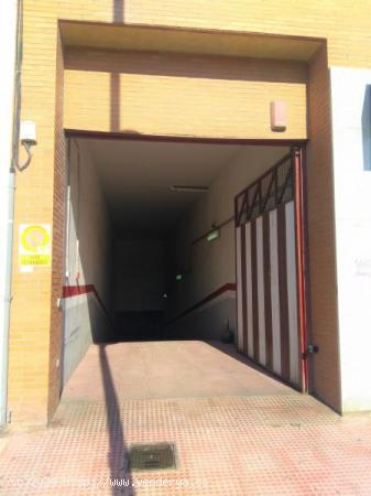 PLAZA DE PARKING EN PLENO CENTRO DE AGUADULCE - ALMERIA