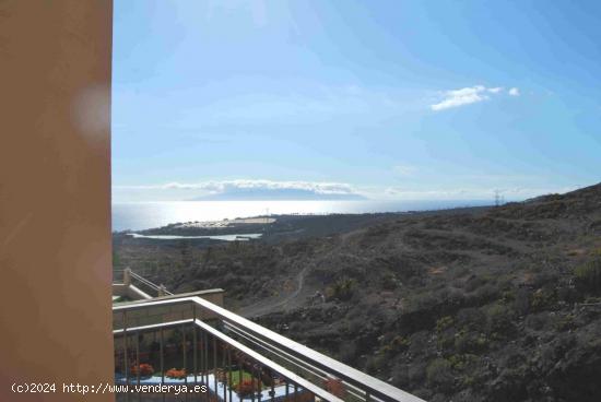 Chayofa. Adosado de 3 habitaciones en urbanización cerrada - SANTA CRUZ DE TENERIFE