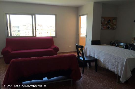  Habitación soleada en alquiler con balcón en apartamento de 4 dormitorios en La Saïdia - VALENCIA 