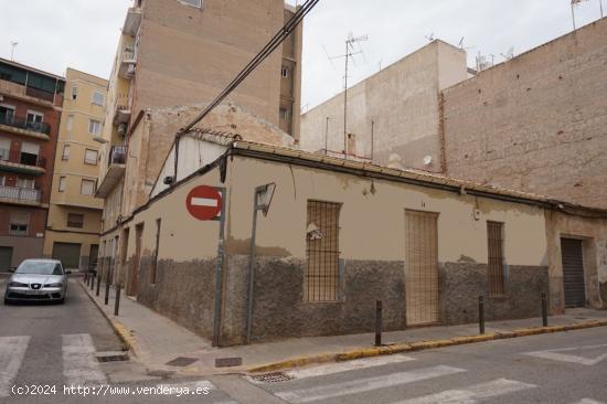 CASA SOLAR EN ESQUINA! ZONA CENTRO! - ALICANTE