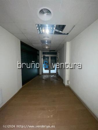 EN VENTA LOCAL COMERCIAL EN EL CENTRO DE EL VENDRELL - TARRAGONA