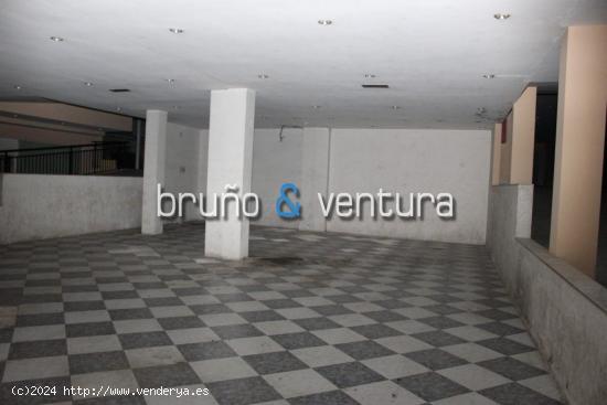 En venta local comercial en El Vendrell - TARRAGONA