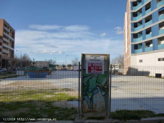  SOLAR EN ZONA DE EXPANSION FRENTE HOSPITAL - ALBACETE 