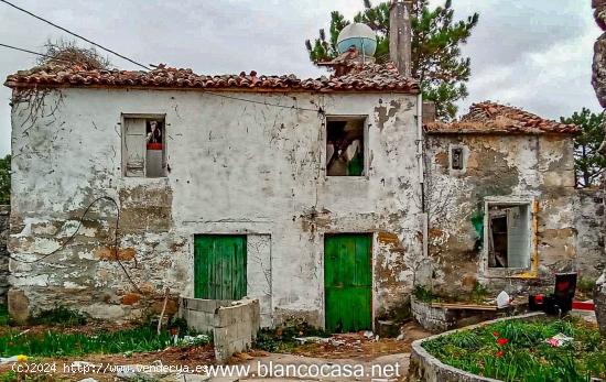 Casa con terreno para reformar a 700m del paseo marítimo de Corme - A CORUÑA