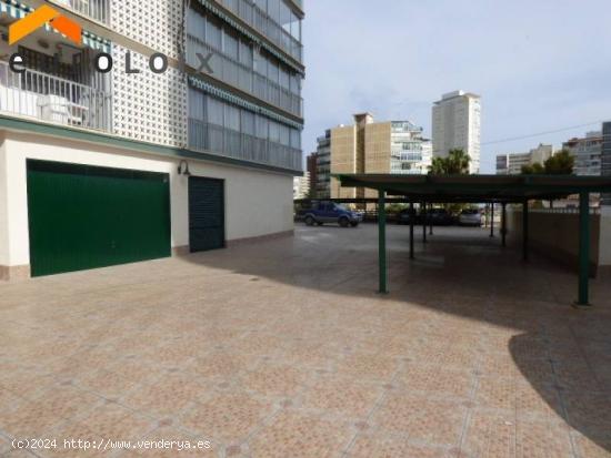 Se vende garaje cabinado en zona Levante - Plaza Triangular. - ALICANTE