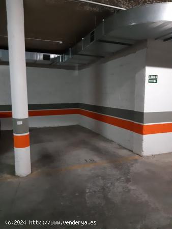 Amplia plaza de parking - CADIZ