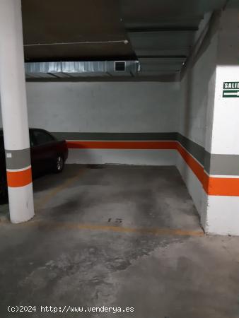 Amplia plaza de parking - CADIZ