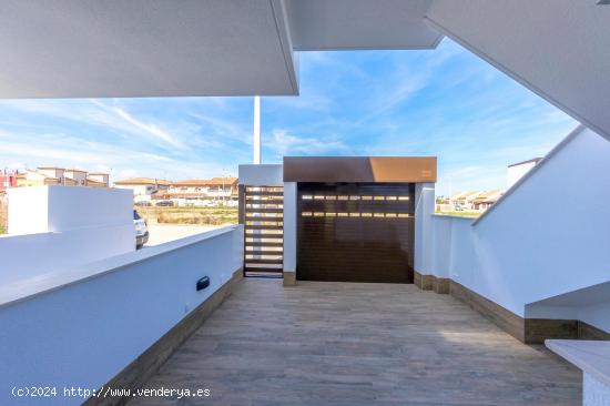 Cómodos bungalows en el bonito pueblo costero de San Pedro del Pinatar - MURCIA