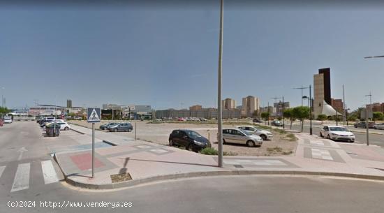 Se alquila local comercial con 200 m2 totalmente diáfano zona Hispania - Mandarache - MURCIA