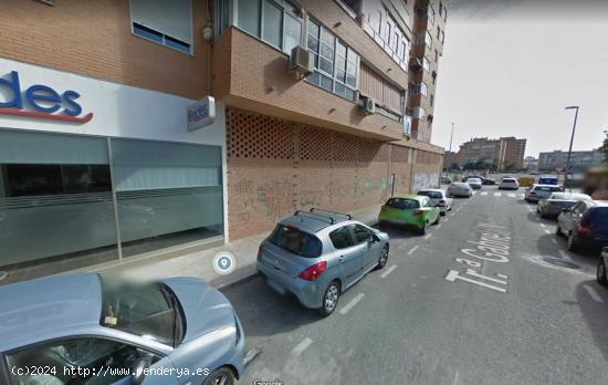 Se alquila local comercial con 200 m2 totalmente diáfano zona Hispania - Mandarache - MURCIA