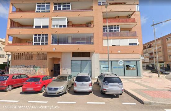 Se alquila local comercial con 200 m2 totalmente diáfano zona Hispania - Mandarache - MURCIA