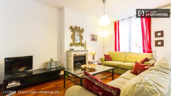 Fantástico apartamento de 1 dormitorio con aire acondicionado en Malasaña, todos los servicios inc