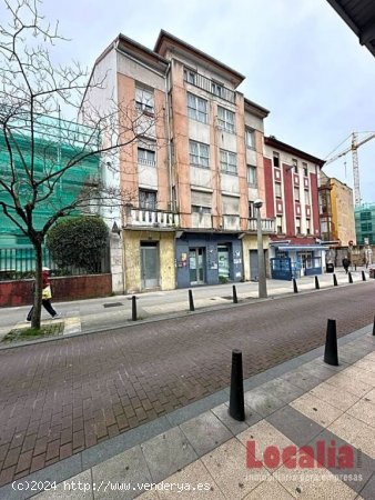 Edificio residencial en el centro de Torrelavega