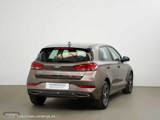 Hyundai i30 1.0 TGDI Klass LR 48V 120 de 2023 con 10.900 Km por 20.990 EUR. en Cadiz