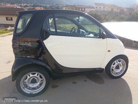 Smart Smart City Coupe de 2002 con 132.942 Km por 3.900 EUR. en Madrid