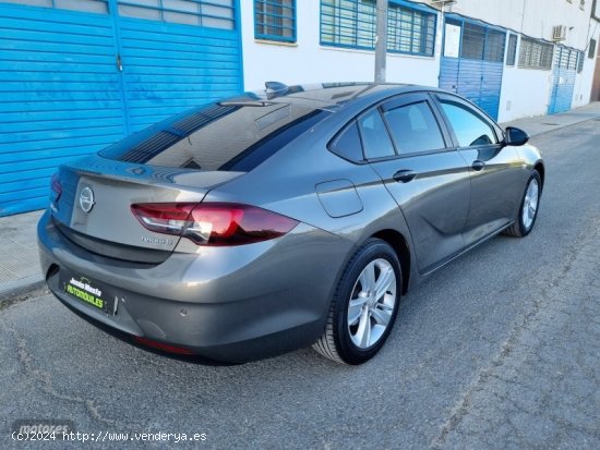 Opel Insignia Selective de 2018 con 160.000 Km por 10.500 EUR. en Sevilla