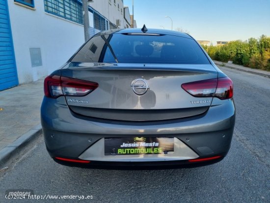 Opel Insignia Selective de 2018 con 160.000 Km por 10.500 EUR. en Sevilla