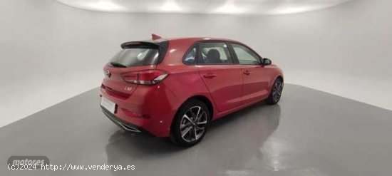 Hyundai i30 1.5 DPI Klass SLX 110 de 2022 con 17.800 Km por 19.900 EUR. en Barcelona