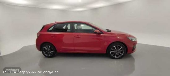 Hyundai i30 1.5 DPI Klass SLX 110 de 2022 con 17.800 Km por 19.900 EUR. en Barcelona