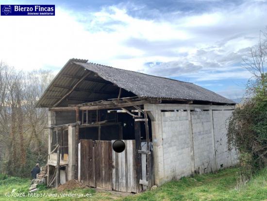 VENTA DE PAJAR CON TERRENO EN ZONA DE CARRACEDELO - LEON