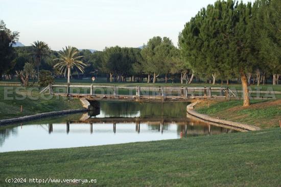 CHALET INDEPENDIENTE EN PRIMERA LINEA DE GOLF - VALENCIA