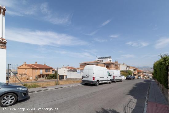 Otura. Magnífico solar urbano con 600 m/2 dando a dos calles. - GRANADA