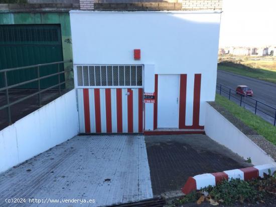 DOS PLAZAS DE GARAJE ABIERTAS EN BAJADA DE LA MEDIA LUNA-DAVILA PARK - CANTABRIA