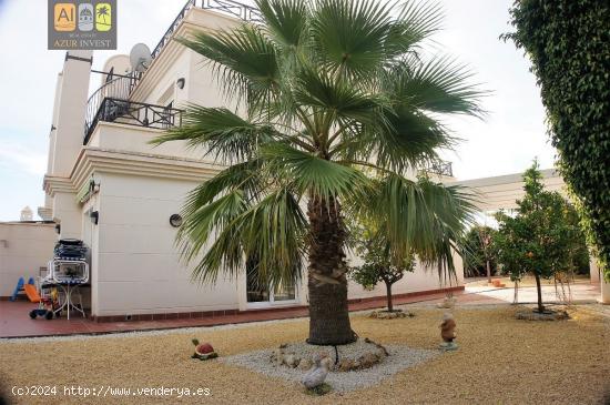 Precioso bungalow en urbanización - ALICANTE