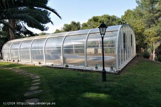 ESPECTACULAR CHALET EN PLENA NATURALEZA - VALENCIA