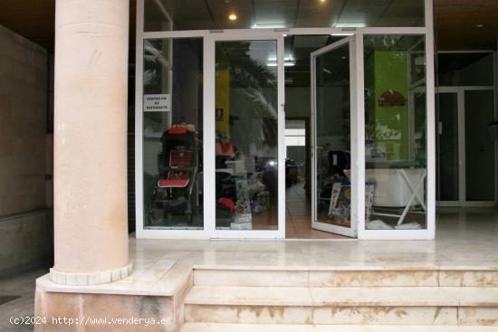 Amplio local comercial en planta baja con frontal acristalado. - BALEARES