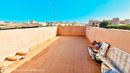 Apartamento de  2 dormitorios con amplia terraza en Los Collados - MURCIA