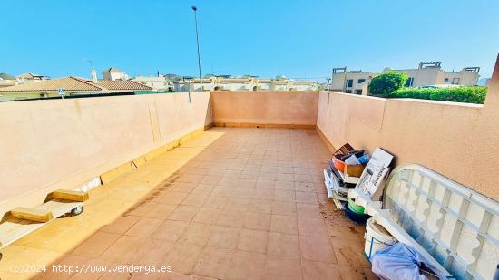 Apartamento de  2 dormitorios con amplia terraza en Los Collados - MURCIA