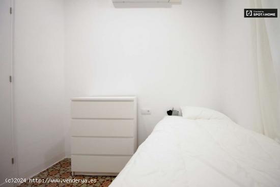  Acogedora habitación en alquiler en el apartamento de 9 habitaciones, Prat de LLobregat - BARCELONA 