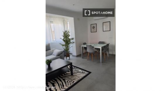 Piso de 2 dormitorios en alquiler en Sevilla - SEVILLA