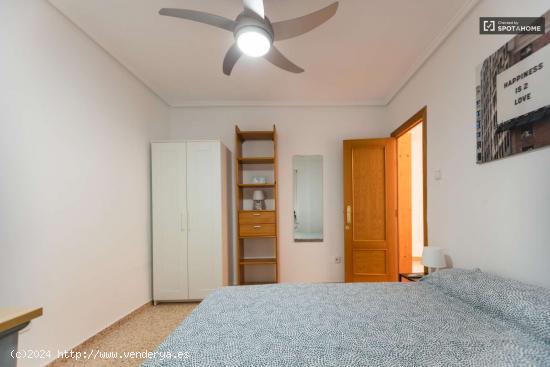  Alquiler de habitaciones en piso de 4 habitaciones en La Creu Del Grau - VALENCIA 