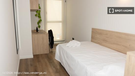 Se alquila habitación en residencia en Burjassot, Valencia - VALENCIA