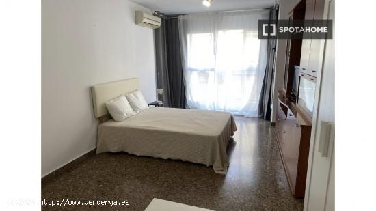 Se alquila habitación en piso de 4 habitaciones en La Raïosa - VALENCIA