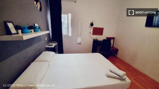 Alquiler de habitaciones en apartamento de 4 dormitorios en Las Palmas De Gran Canaria - LAS PALMAS