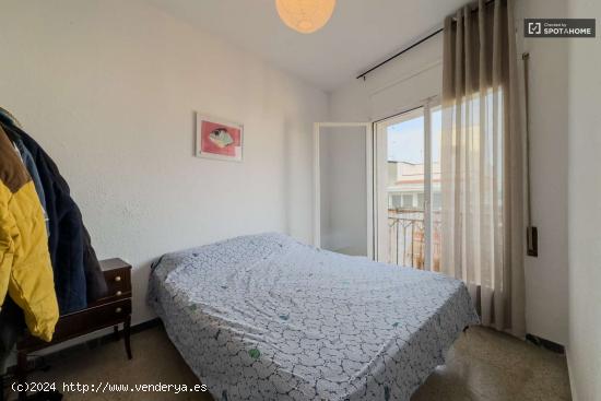  Se alquilan habitaciones en apartamento de 1 dormitorio en Poble Sec - BARCELONA 
